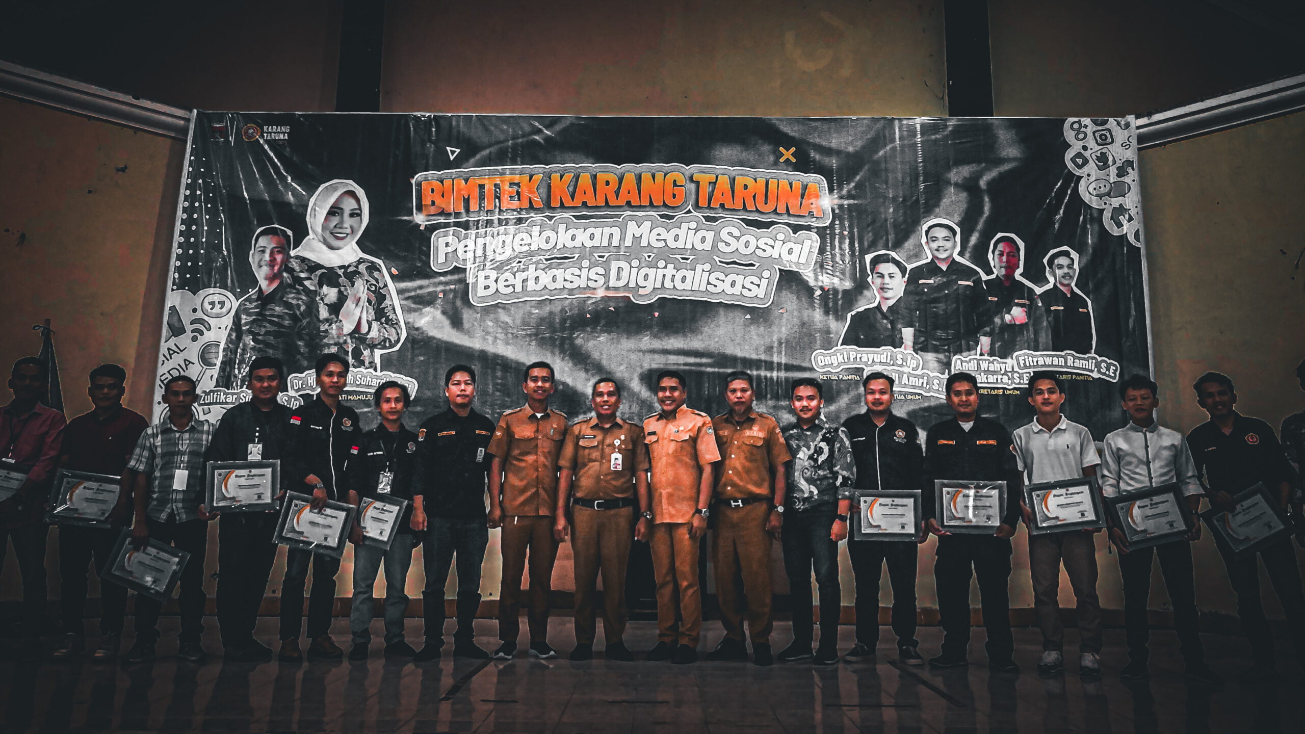 Foto bersama Karang Taruna usai Bimtek Pengelolaan Sosmed