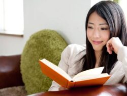 Dampak Kebiasaan Membaca Terhadap Kesehatan Otak Menurut dr. Endang Sri Wulandari