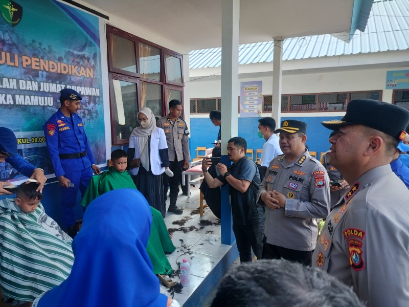 Kapolda Sulbar Tegaskan Komitmen Pendidikan melalui Program Dokpol Mitra Sekolah di SDN Padang Baka