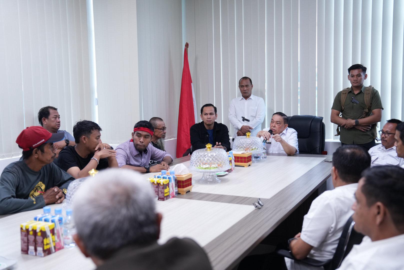 Wagub Sulbar Janji Evaluasi dan Tinjau Tambang Pasir