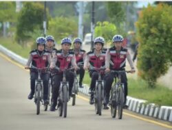 Patroli Sepeda Ditsamapta Polda Sulbar, Pantau Kegiatan Car Freeday di Jalan Arteri Pastikan Situasi Aman