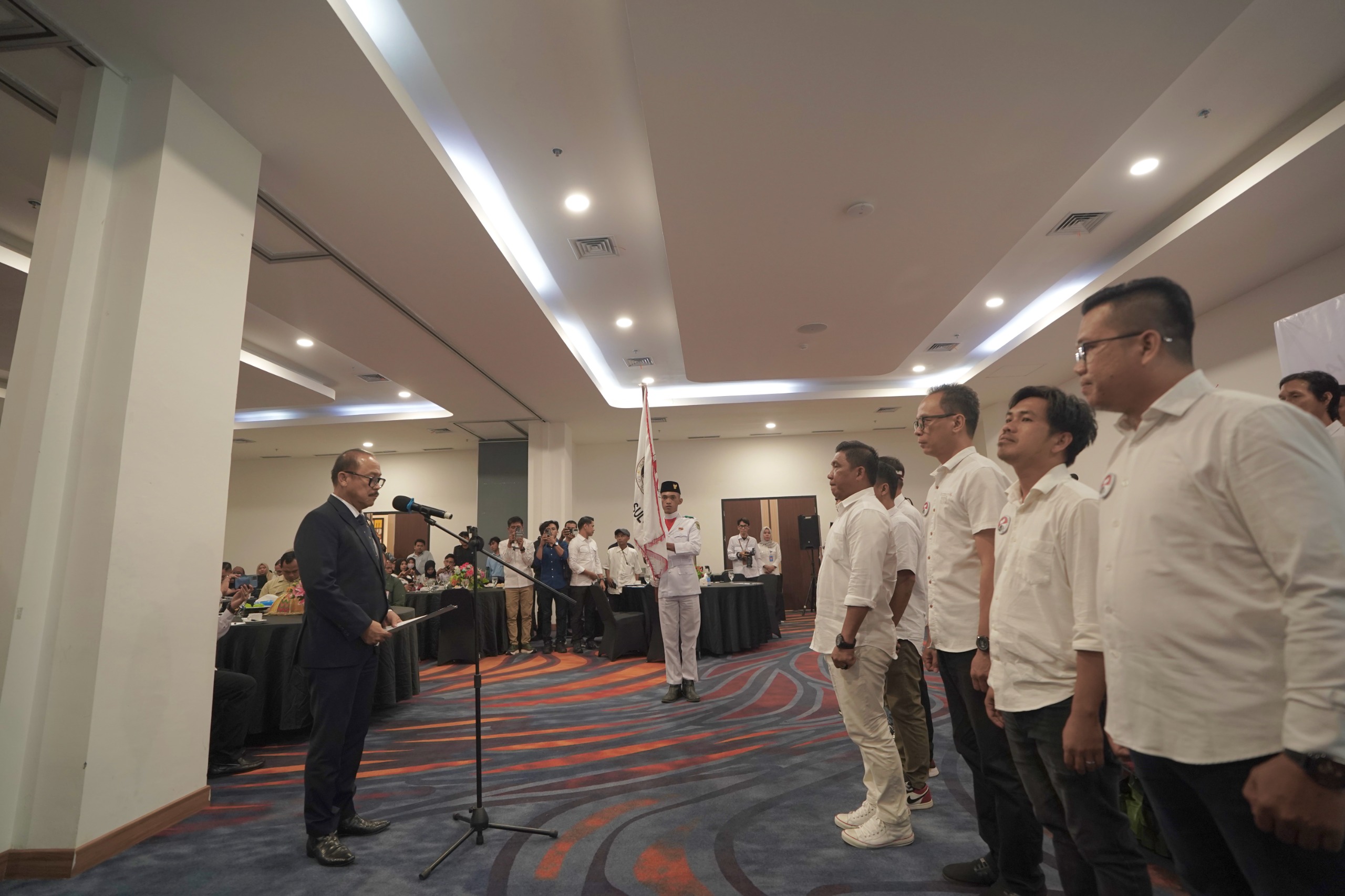 Gubernur SDK Ingatkan Jurnalis: Berita Harus Seimbang, Obyektif, dan Bertanggung Jawab