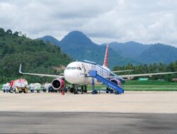 Pesawat Batik Air Resmi Kembali Mendarat di Bandara Tampa Padang Mamuju, Optimisme Gubernur SDK: Okupansi Bisa Capai 250 Penumpang di Hari-Hari Berikutnya