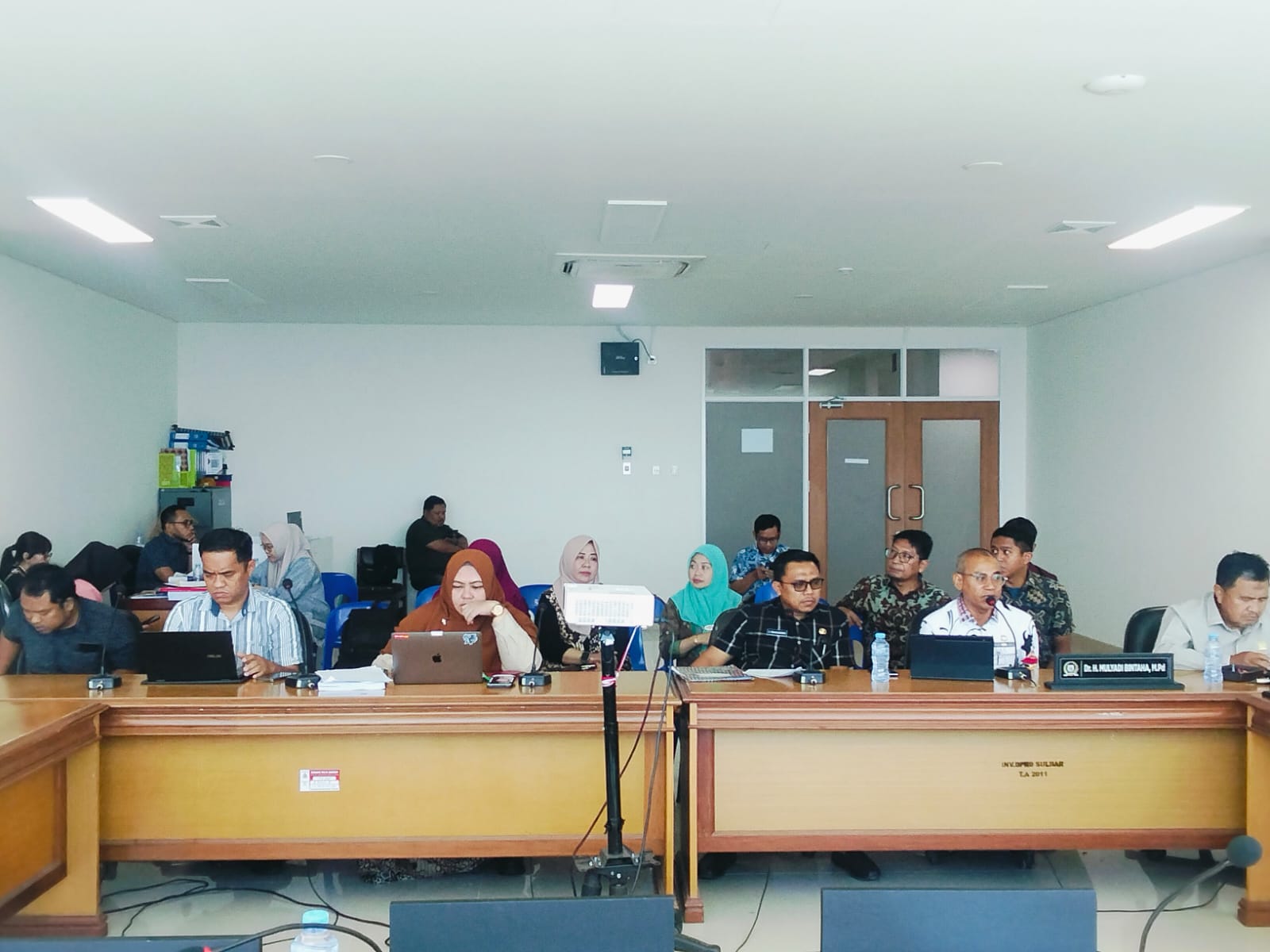 Komitmen Transparansi: BPKPD Sulbar Dampingi Komisi I DPRD Bahas Laporan Keuangan Pemerintah Daerah