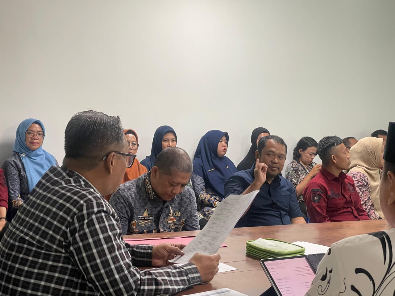 Sekretariat DPRD Sulbar Gelar Rapat Perkenalan Sekwan, Fokus pada Peningkatan Nilai SPBE
