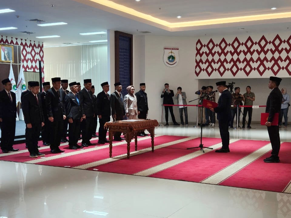 Gubernur Suhardi Duka Lantik 15 Pejabat Tinggi Pratama, Ingatkan Istri Pejabat Tak Campuri Urusan Jabatan