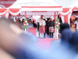 Gubernur Suhardi Duka Pimpin Upacara HUT RI ke-80, Pantai Manakarra Jadi Saksi Momen Bersejarah