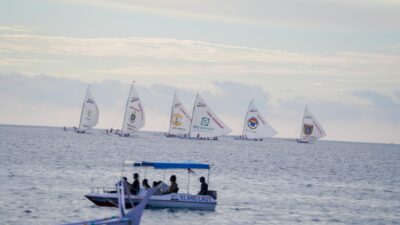 Ketangkasan Passandeq Taklukkan Teluk Mamuju Tutup Rangakaian Sandeq Silumba 2025