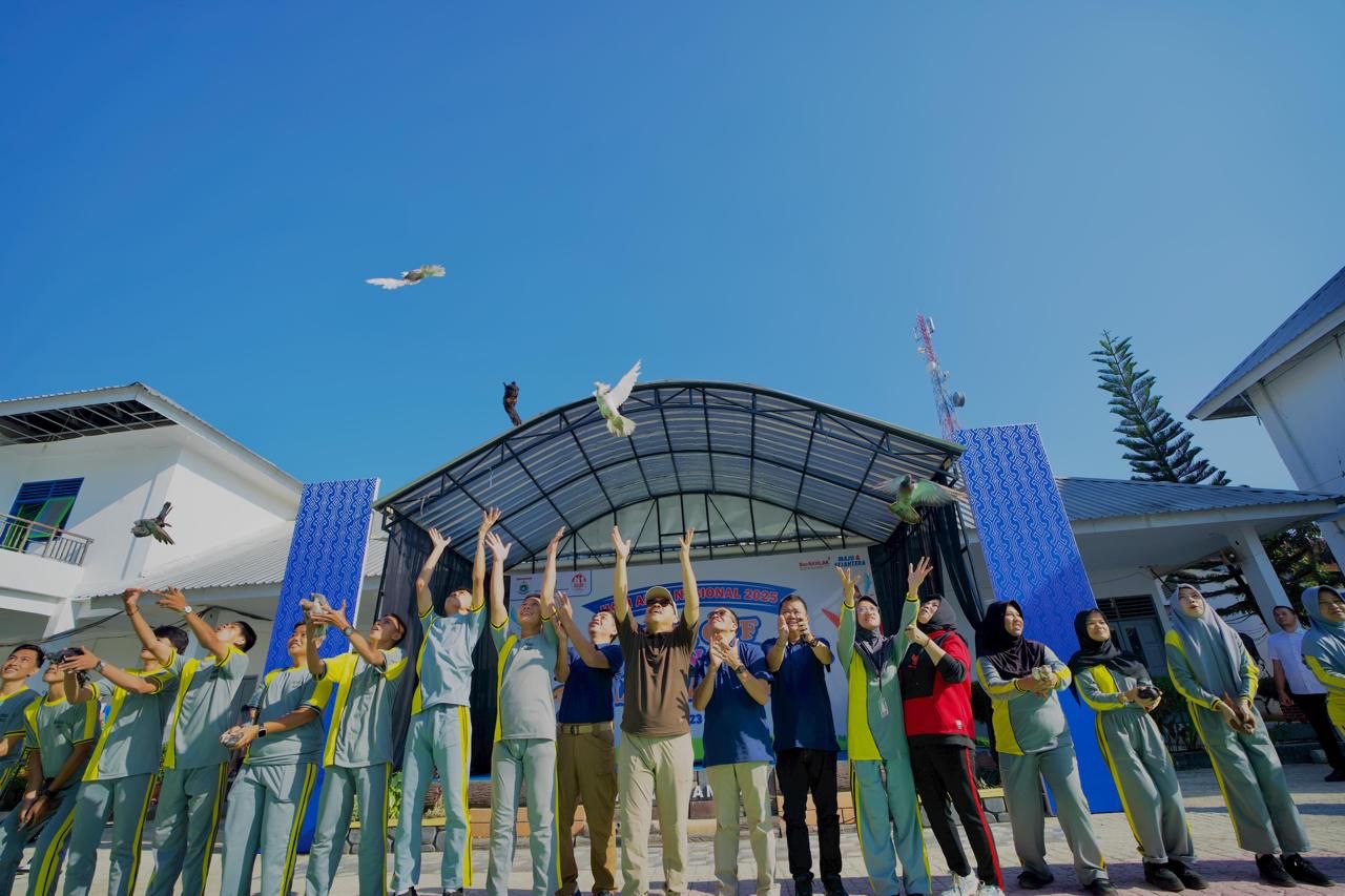 Perpusnas RI Apresiasi Gerakan “Sulbar Mandarras”, Gubernur Suhardi Duka Jadi Pembicara pada Pertemuan Nasional TPBIS 2025