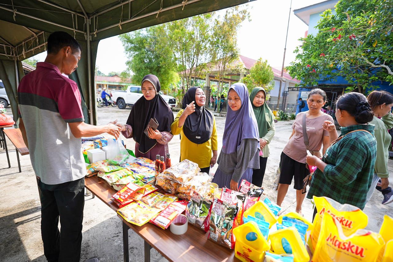 Warga Bontang Serbu Gerakan Pangan Murah, Beras dan Minyak Jadi Incaran Utama