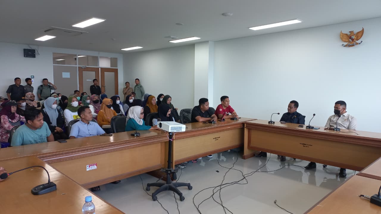 Terima Aspirasi Aliansi Tenaga Kontrak, DPRD Sulbar Siap Perjuangkan melalui Mekanisme Resmi