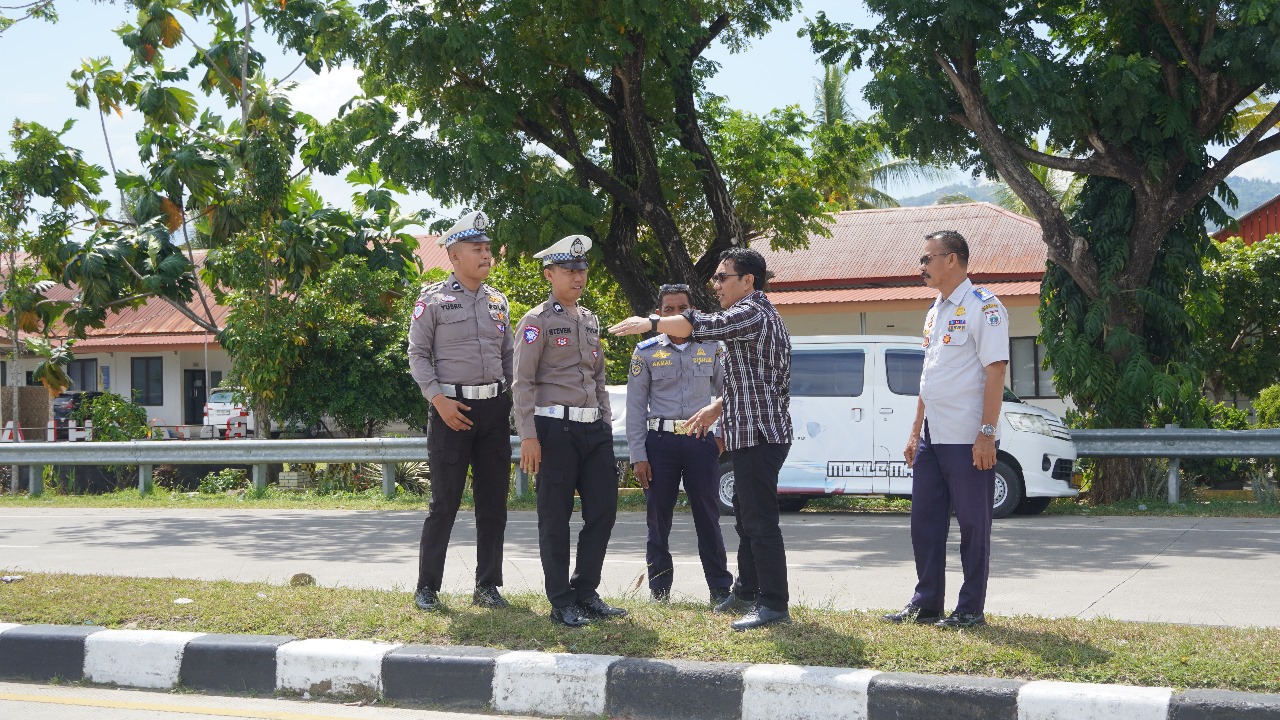 Tingkatkan Keselamatan dan Kenyamanan Berlalu Lintas di Mamuju, Dishub Sulbar Kolaborasi Polda Tinjau Titik Troublespot