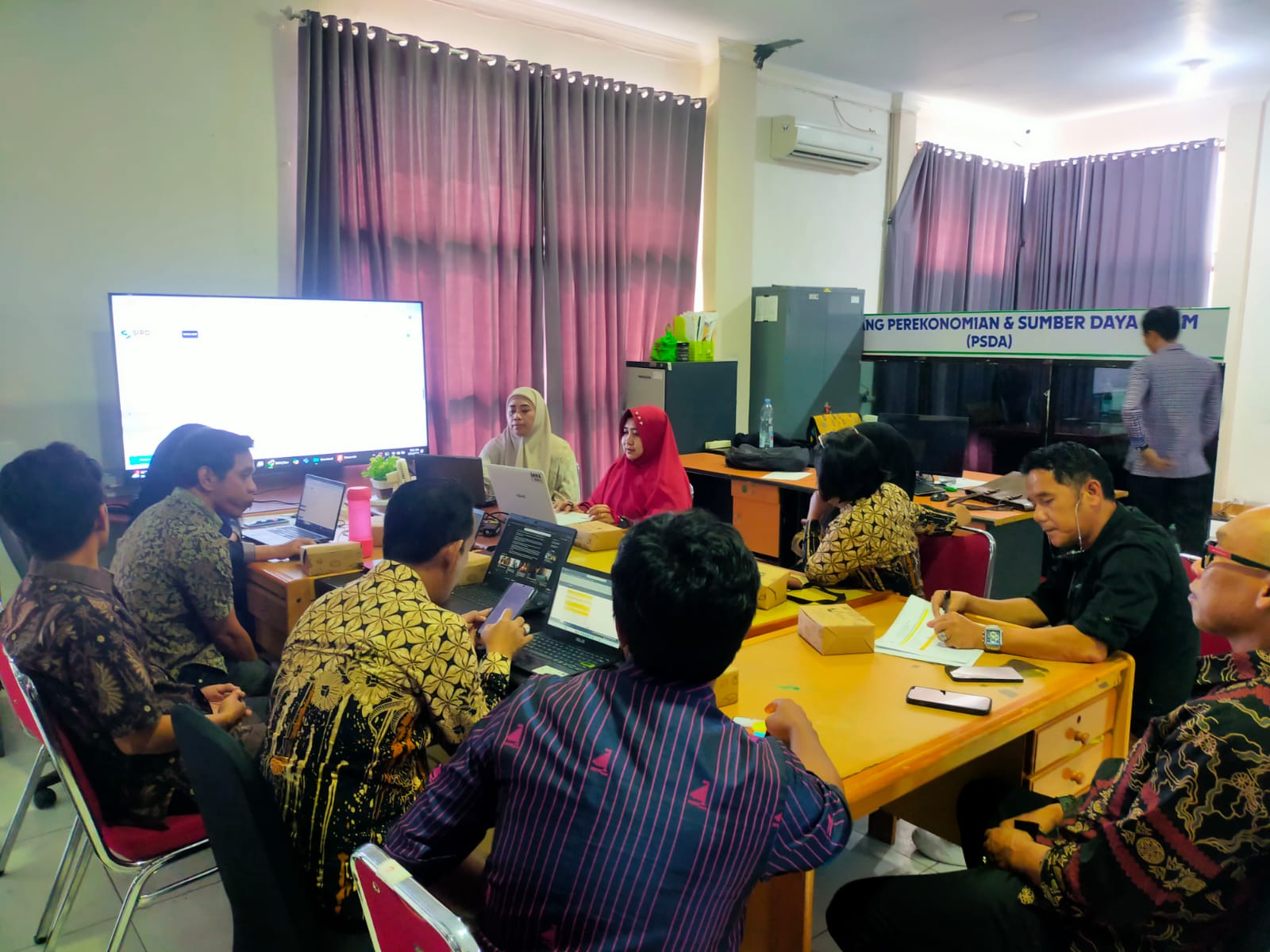 Bapperida Sulbar Gelar Monitoring dan Evaluasi Program PSDA, Tekankan Efisiensi dan Dampak Nyata bagi Masyarakat