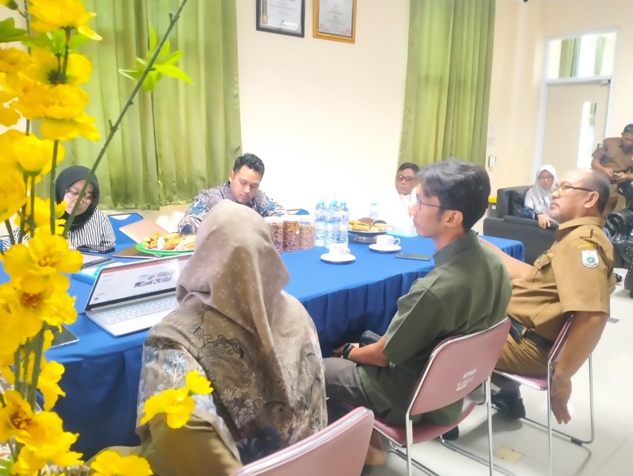 RSUD Sulbar Terima Tim Monitoring dan Visitasi Program Pengampuan Layanan Uronefrologi dari RSUP Dr. Sarjito