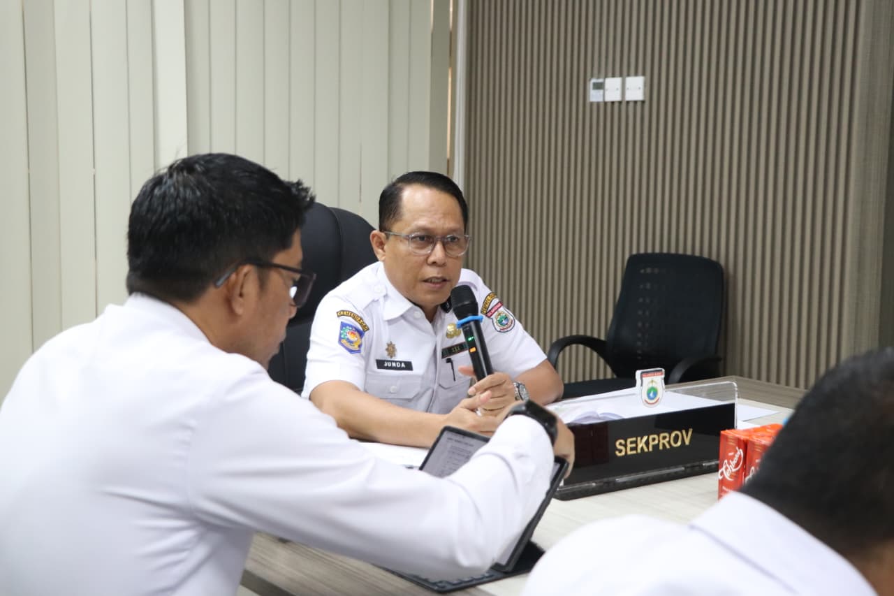TAPD Bahas Capaian Penerimaan dan Penyesuaian Belanja APBD 2025, Plt. Kepala Bapperida Sulbar Hadir dalam Rapat Pemantapan