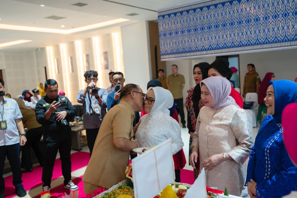 Di Puncak Hari Ibu, Gubernur Suhardi Duka Sampaikan Peran Tak Tergantikan Seorang Ibu