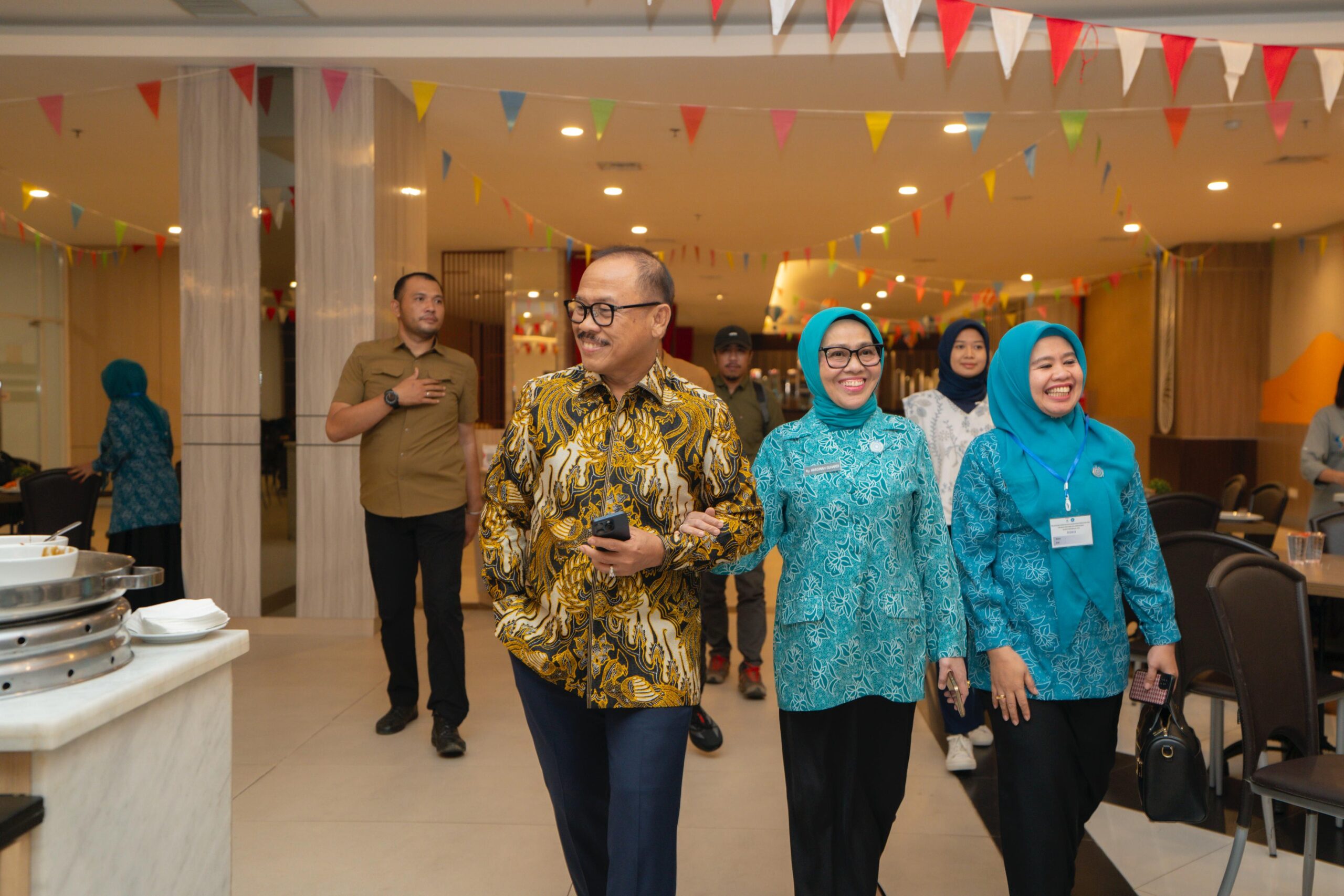 Gubernur Suhardi Duka Buka Pelatihan Peningkatan Kapasitas Pengurus PKK se-Sulbar