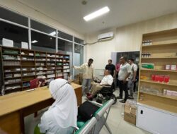 Wagub Salim S Mengga Tinjau RS Regional, Pastikan Stok Infus Aman Jelang Libur Nataru