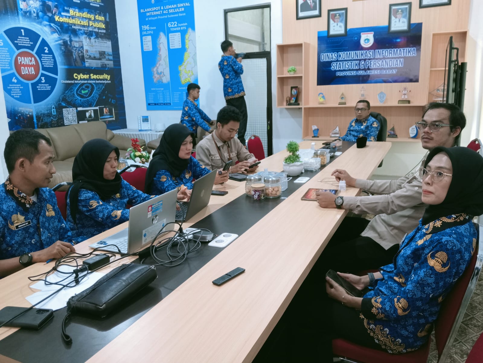 Optimalisasi Kanal Informasi OPD, Kadiskominfo Sulbar Apresiasi Keaktifan OPD Publikasikan Program