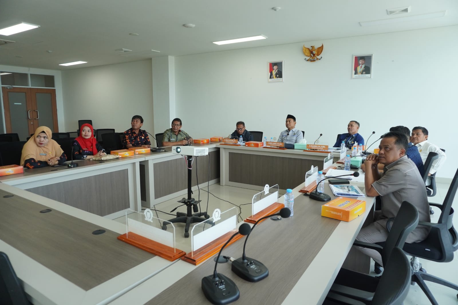 Inspektorat Daerah Sulbar Paparkan Kinerja dan Upaya Pencegahan Korupsi dalam Monev APBD 2025 di DPRD