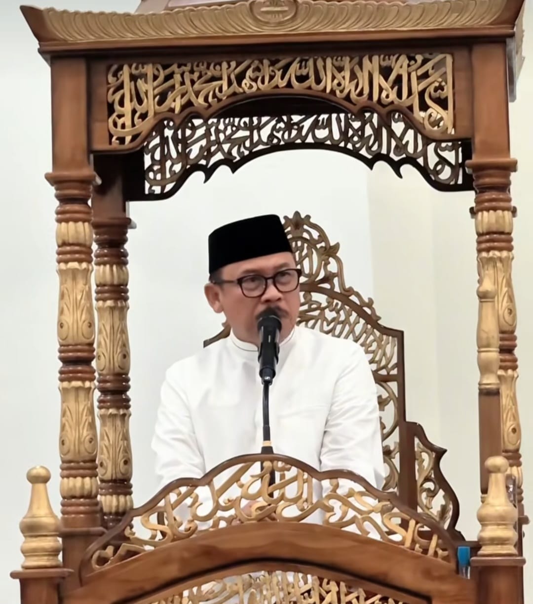 Salat Tarawih Perdana, Kenang Almarhum Wagub Salim S Mengga, Suhardi Duka: Perbaiki Kehidupan Selagi Masih Diberi Kesempatan