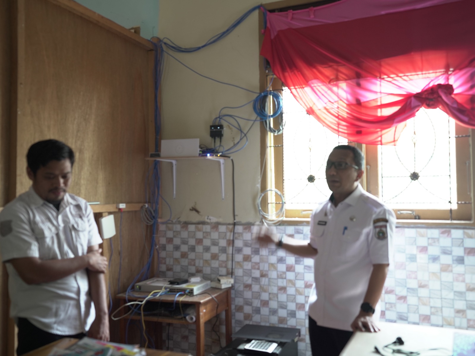 Dari Puskesmas ke Sekolah, KominfoSS Sulbar Pantau Internet SULBAR Digital di SMKN 7 Majene