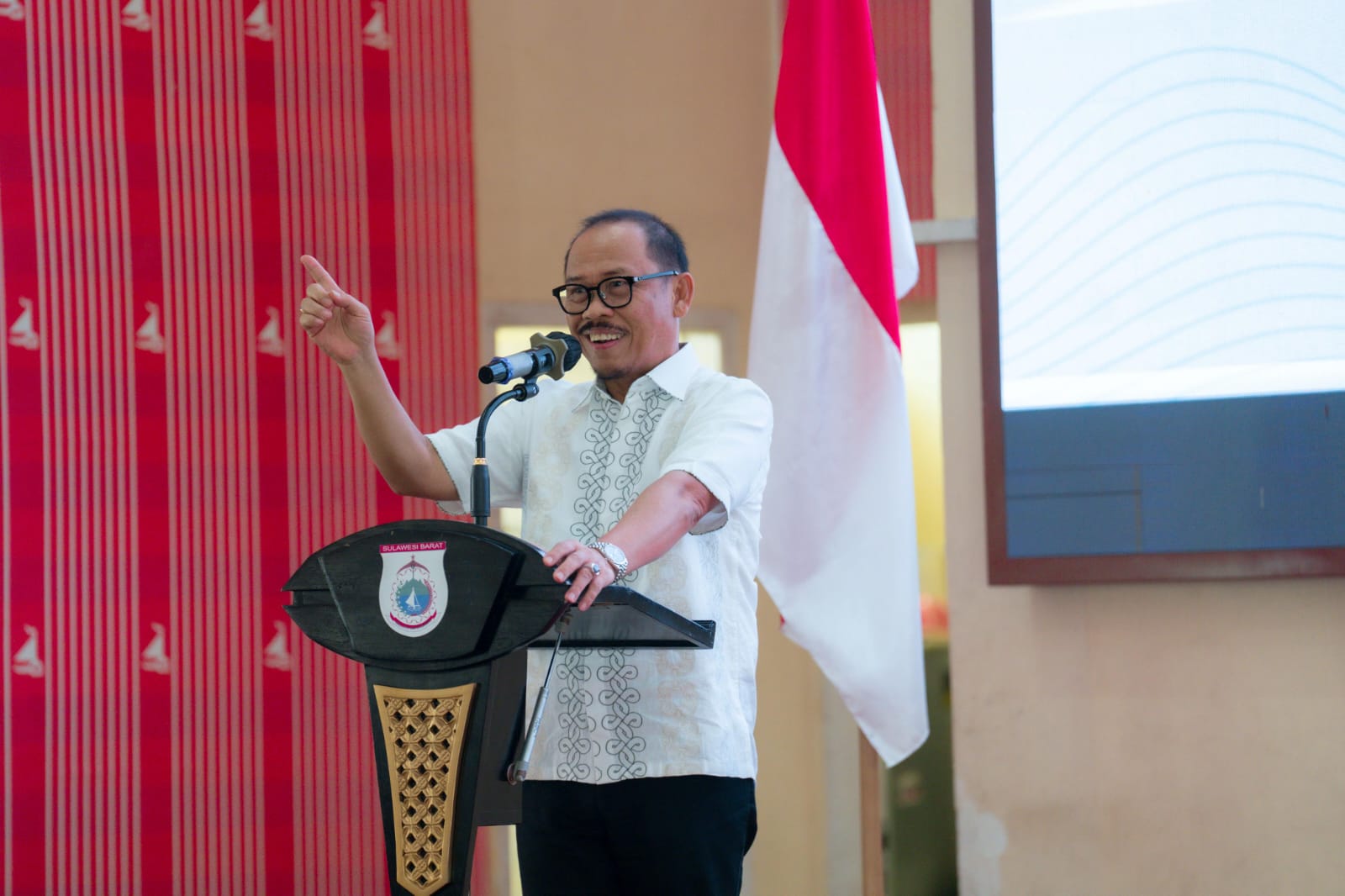 Gubernur Sulbar Sosialisasikan Juknis BKK Tambahan Penghasilan Aparat Desa di Polman