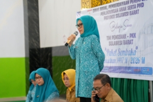 Ketua TP PKK Sulbar Berbagi Sembako untuk Lansia di Mamuju Jelang Idul Fitri