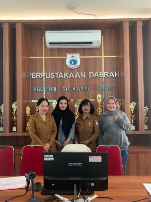 Petugas Layanan Perpusip Sulbar Tetap Siaga Layani Pemustaka di Masa WFA