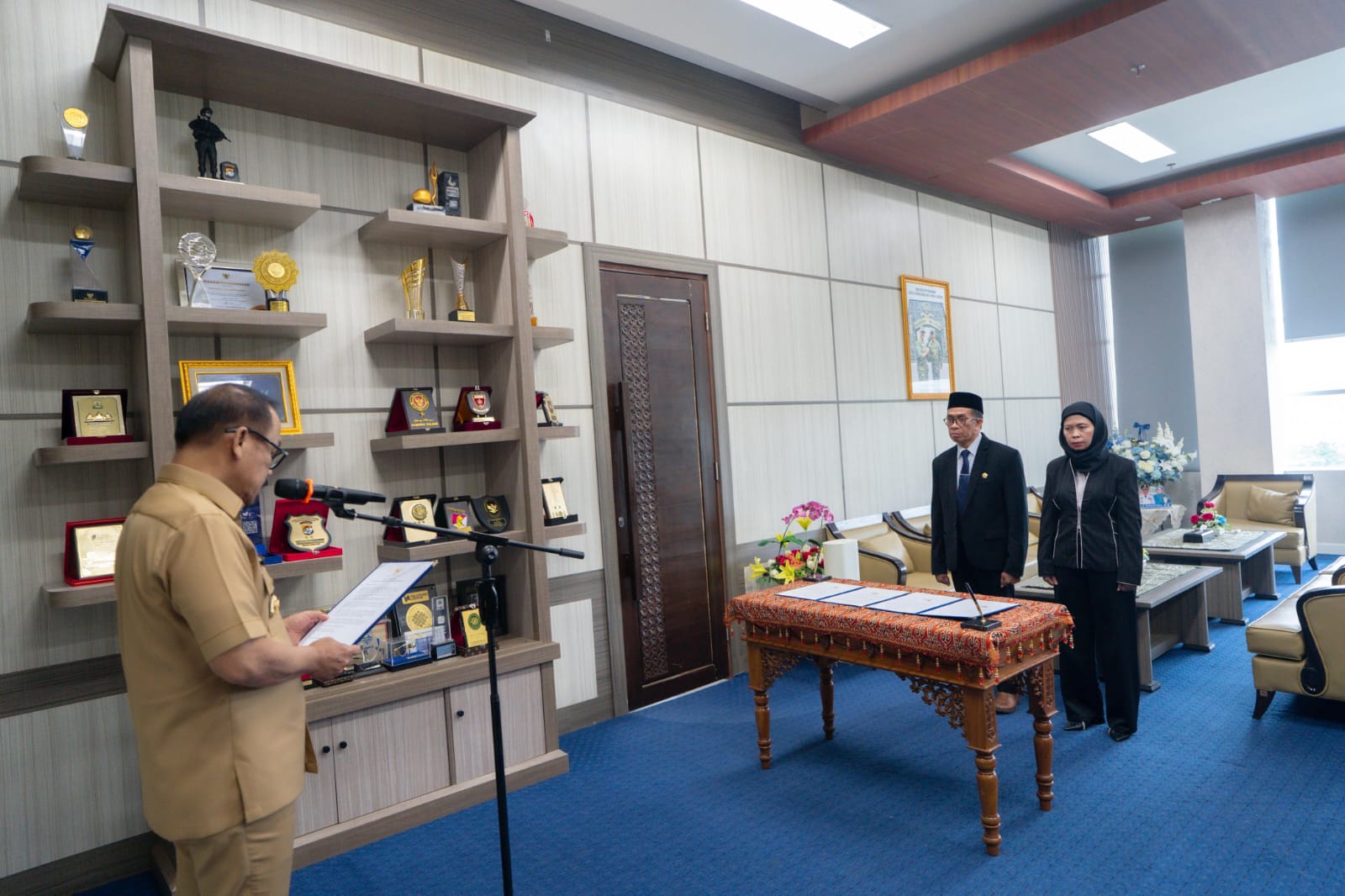 Gubernur Sulbar Lantik Direksi Perseroda PT. Sulawesi Barat Malaqbi, Hajrul: Kita Akan Buktikan Kinerja yang Baik