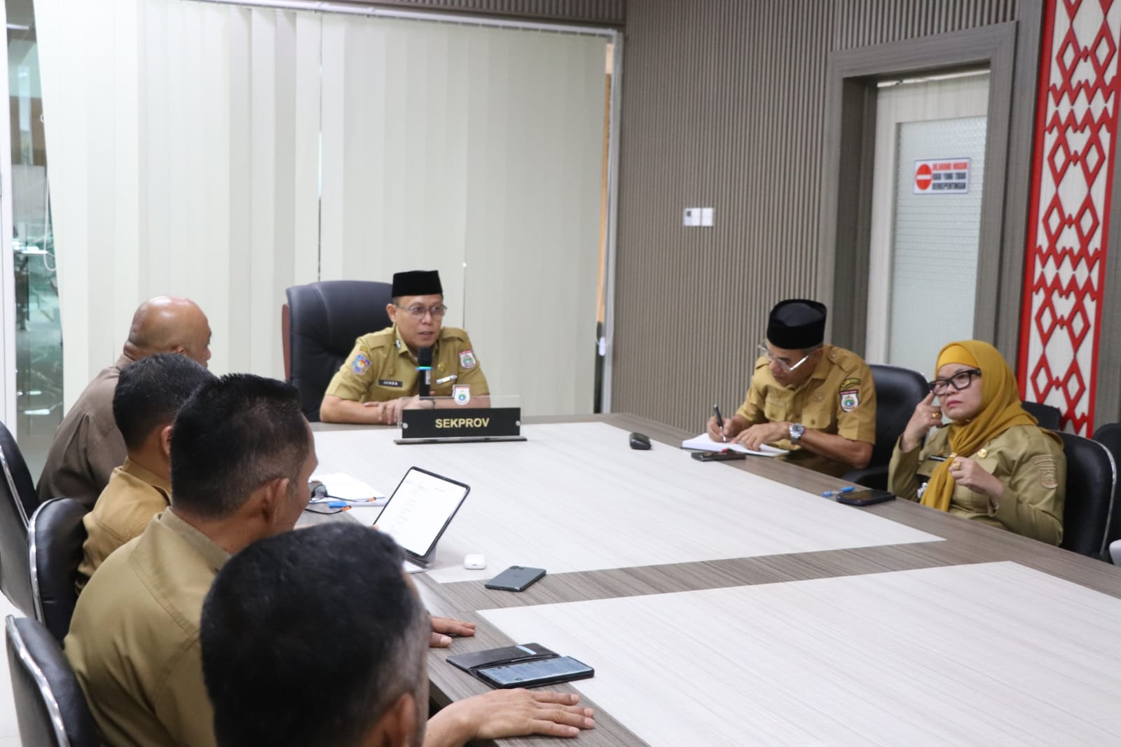 Perkuat Akuntabilitas Pemerintahan, Kepala BPKAD Sulbar Ikut Rapat Strategis Evaluasi Kinerja Kepala Daerah 2026