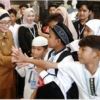 Wali Kota Bontang Ajak Puluhan Anak Yatim Rasakan Kebahagiaan Idulfitri