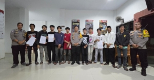 Polsek Mamuju Berhasil Damaikan Kasus Pengeroyokan dan Pengrusakan Rumah Melalui Musyawarah