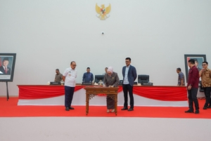 Paripurna DPRD Sulbar Usulkan Pemberhentian Wagub, Ini Pesan Gubernur Suhardi Duka