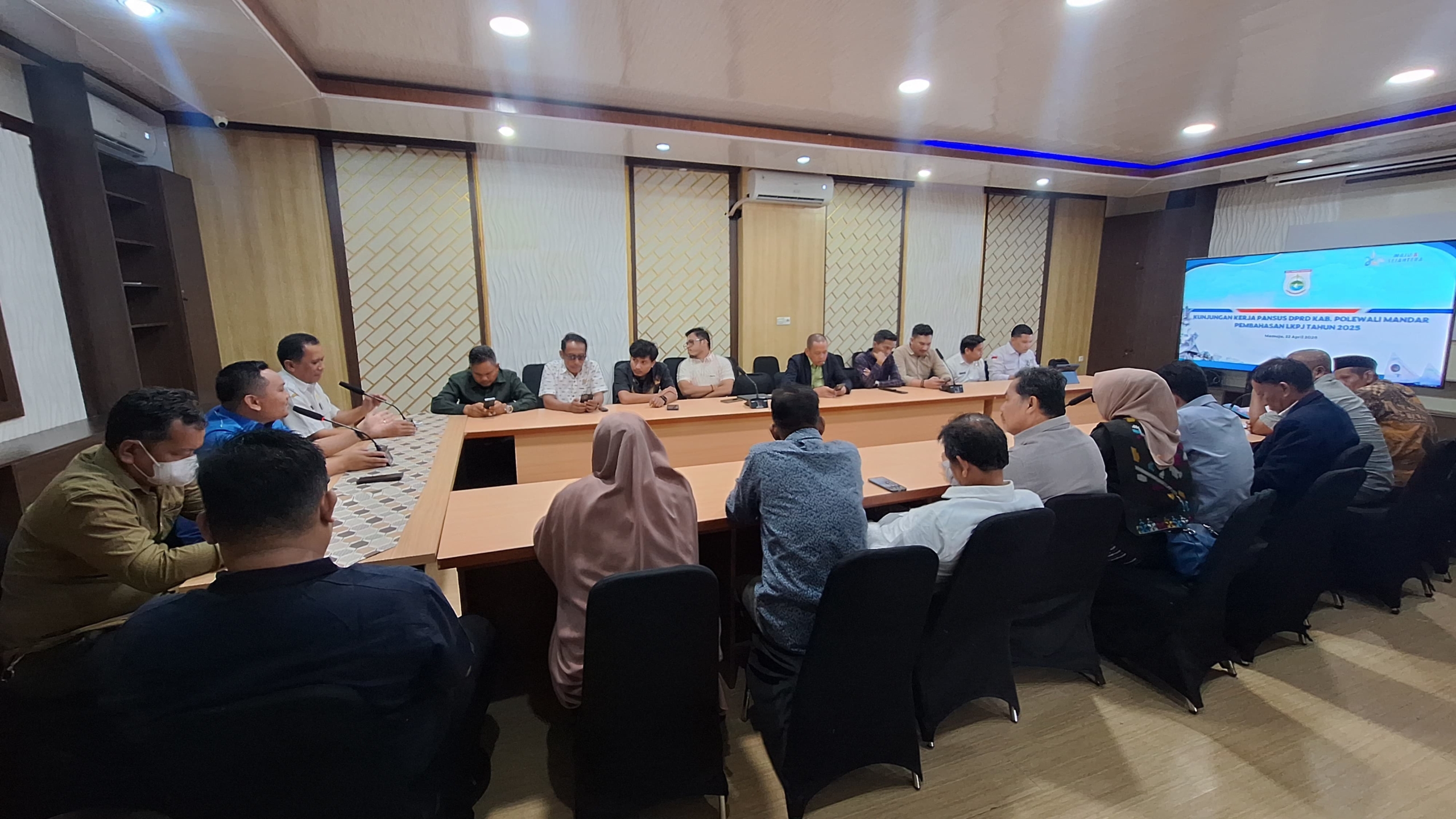 Bapperida Sulbar Dorong Sinkronisasi Data dan Anggaran dalam Pembahasan LKPJ Polman 2025