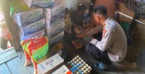Dua Anak Ditinggal Orang Tua Merantau, Polisi Gerak Cepat Salurkan Bantuan dan Beri Edukasi
