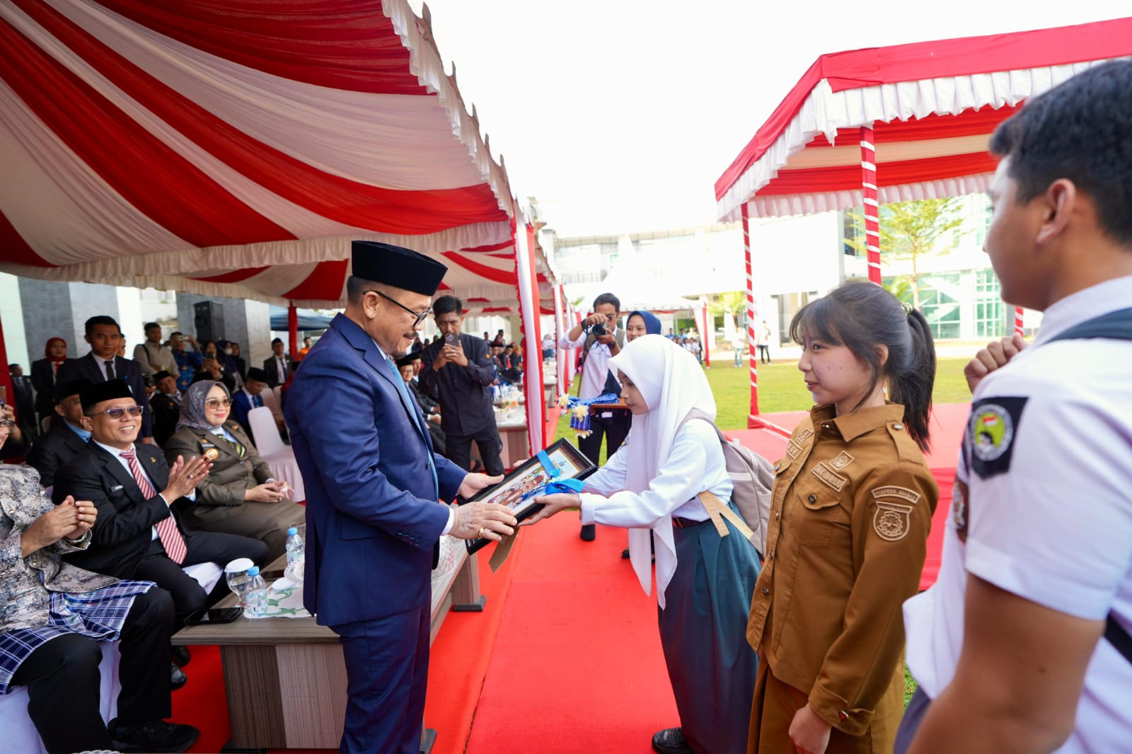 Hardiknas 2026 di Sulbar: Gubernur Suhardi Duka Tekankan Digitalisasi dan Kesejahteraan