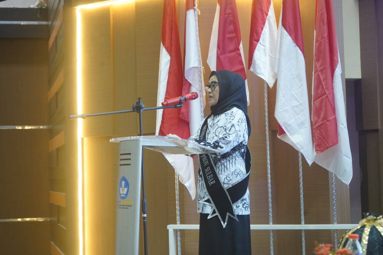 Pengukuhan Ibunda Guru se-Sulawesi Barat Jadi Momentum Perkuat Pendidikan Humanis