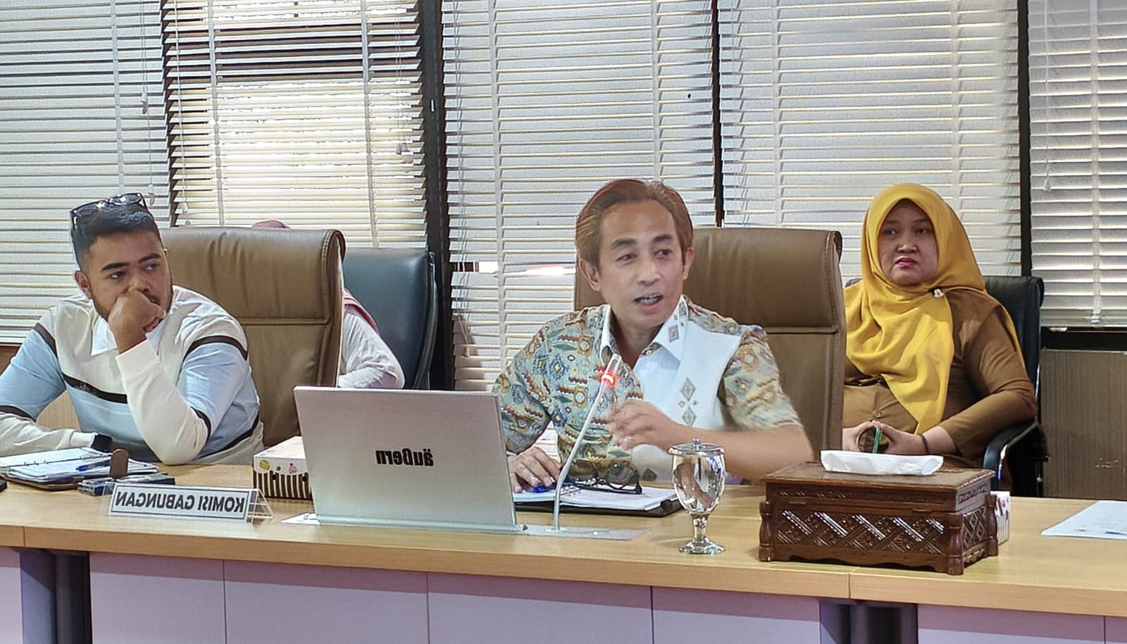 DPRD dan PGRI Sepakat Dorong Pembatasan Penerimaan Siswa di Sekolah Negeri