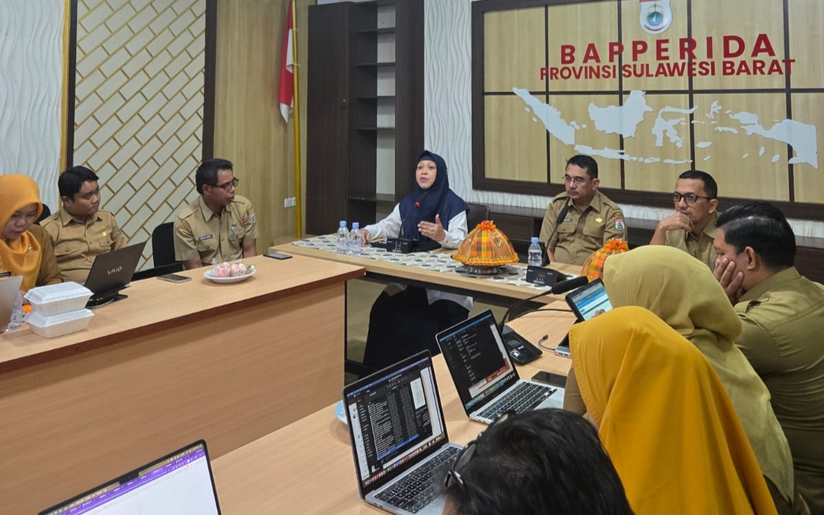 Bapperida dan DiskominfoSS Sulbar Sinkronkan Data untuk RKPD