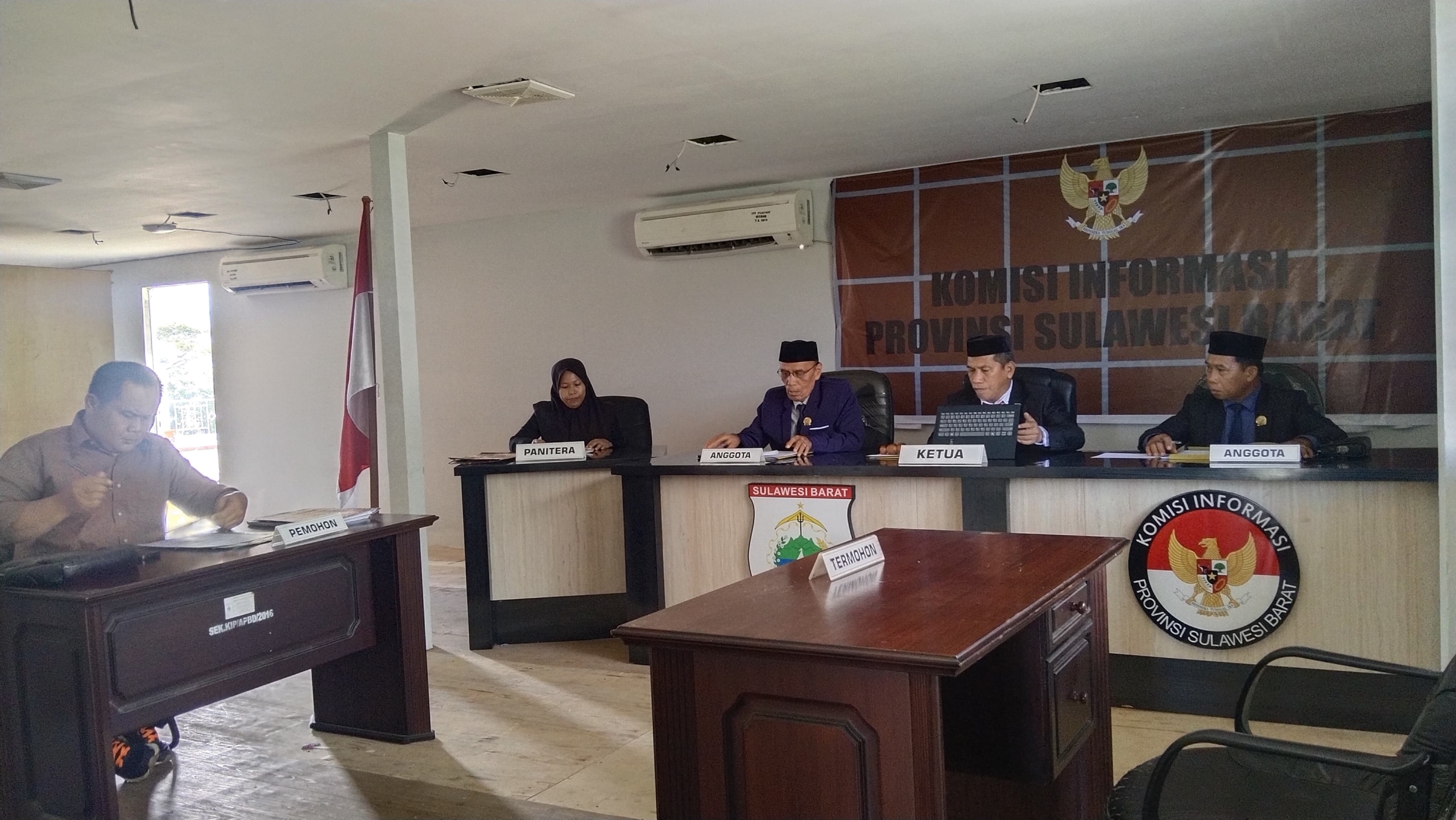 KI Sulbar Sahkan Pencabutan Sengketa Informasi LSM Amperak terhadap PPID Pemkab Polman
