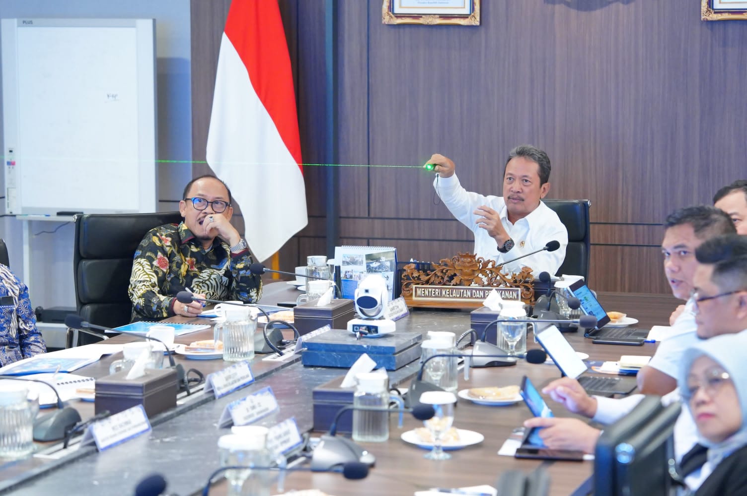 Gubernur SDK Bertemu Menteri KKP, Sulbar Dapat 28 Desa Nelayan Merah Putih dan 28 Kapal 30 GT