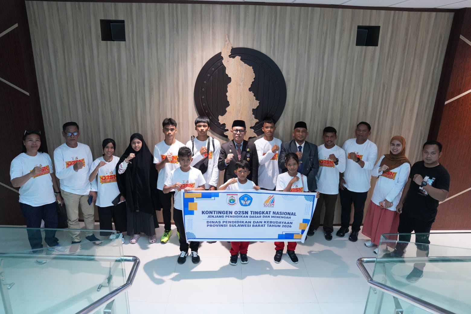 Sekda Sulbar Lepas Kontingen O2SN, Minta Atlet Tampil Maksimal