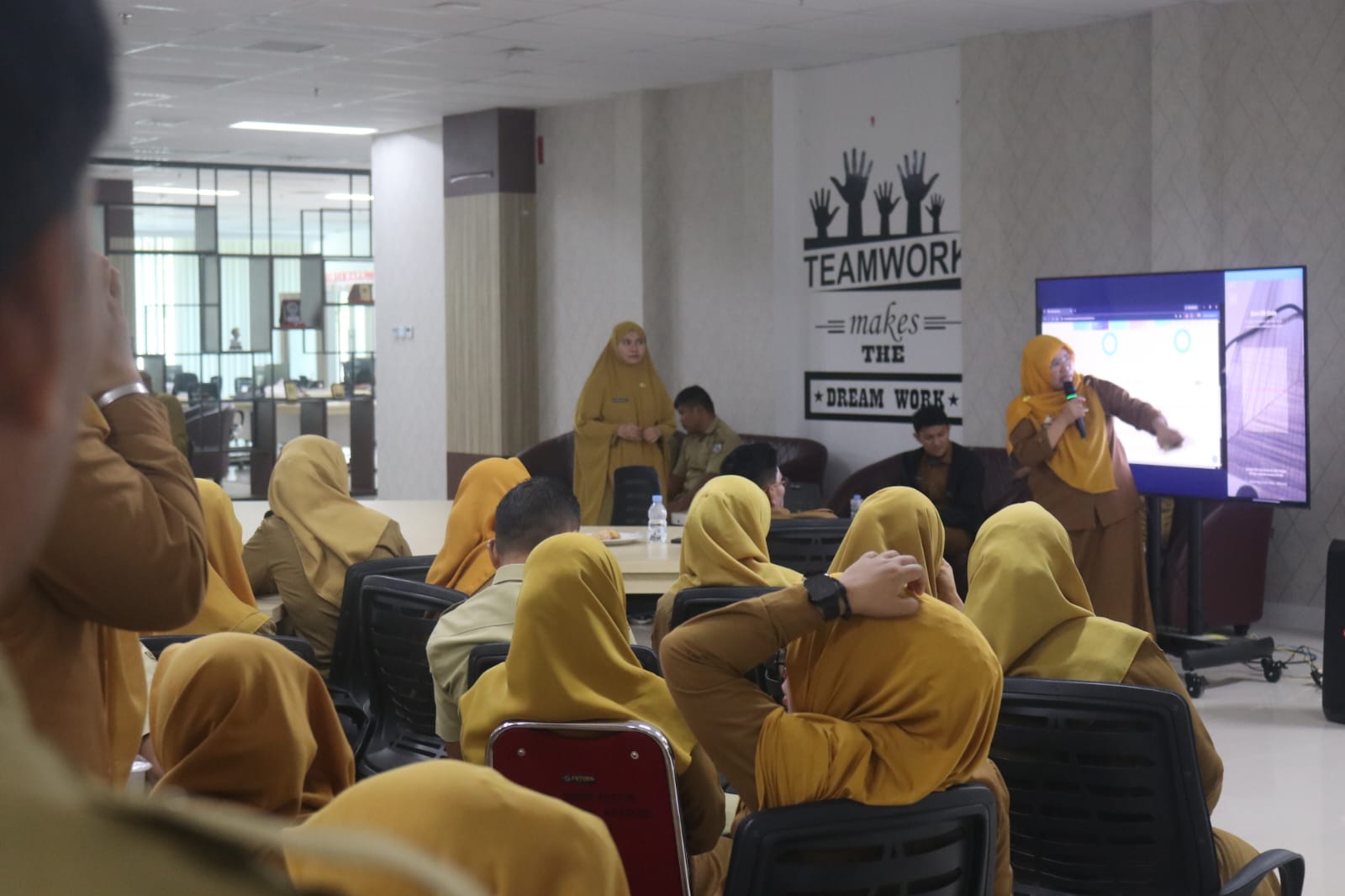 Biro Umum Setda Sulbar Gandeng Kominfopers Kenalkan Fleksi ASN untuk Monitoring Kinerja