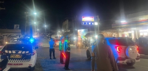 Malam Hari Tetap Siaga, Satlantas dan Samapta Polresta Mamuju Jaga Arus Lalu Lintas Tetap Lancar