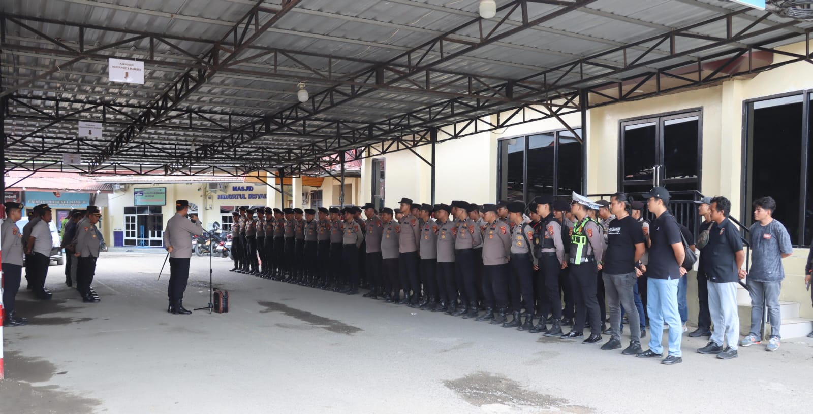 Kapolresta Mamuju Pimpin Apel Pengamanan Demo Tolak Logam Tanah Jarang, Kerahkan 200 Personil Pengamanan di Botteng