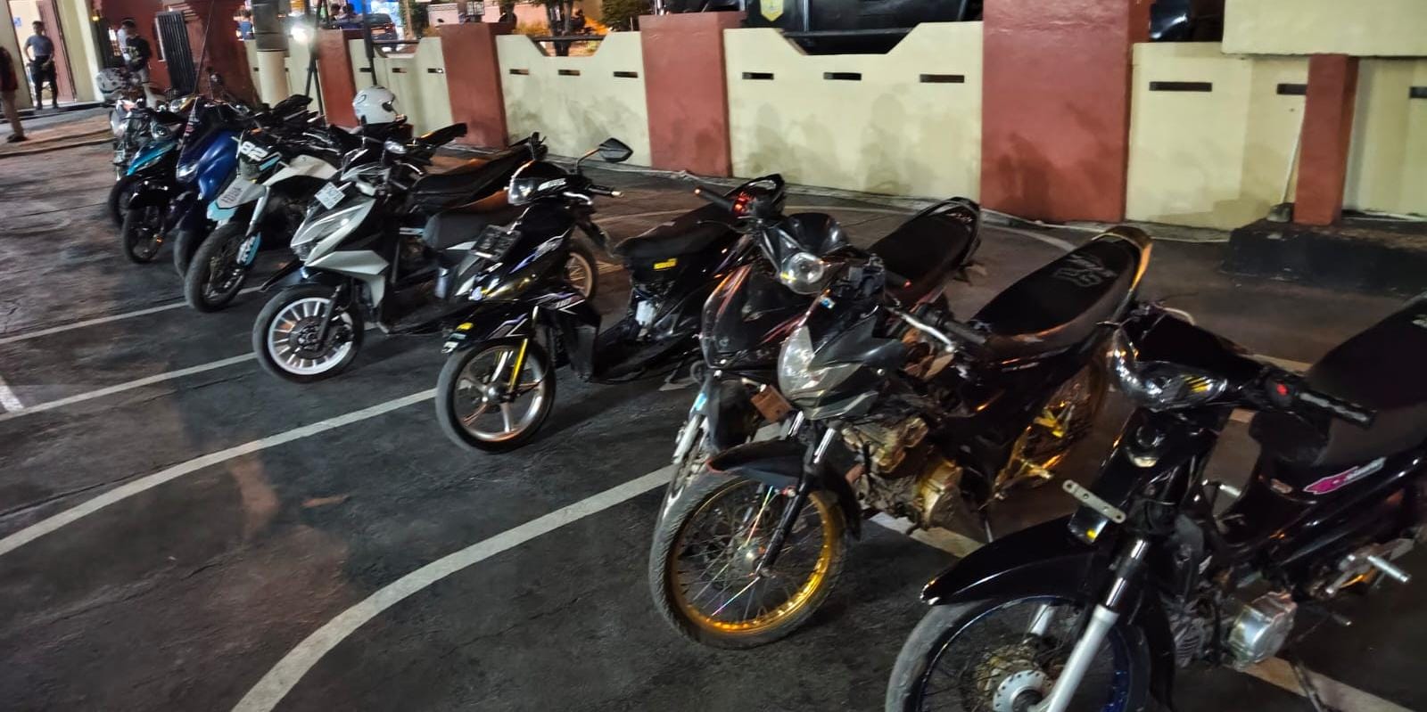 Malam Minggu Diwarnai Balap Liar, Polresta Mamuju Amankan Pelaku dan 11 Motor