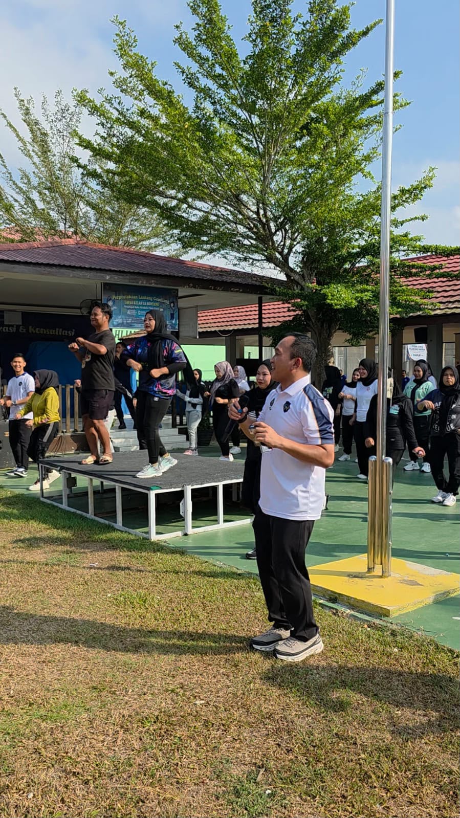 Kalapas Agus Wahono Senam Bersama WBP, Dorong Lapas Sehat dan Produktif