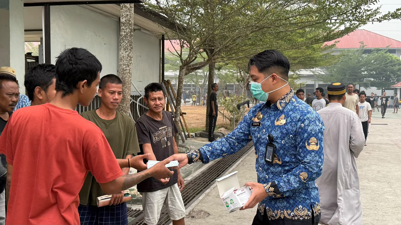 Lapas Bontang Bagikan Masker kepada Warga Binaan Mitigasi Dampak Karhutla di Kalimantan