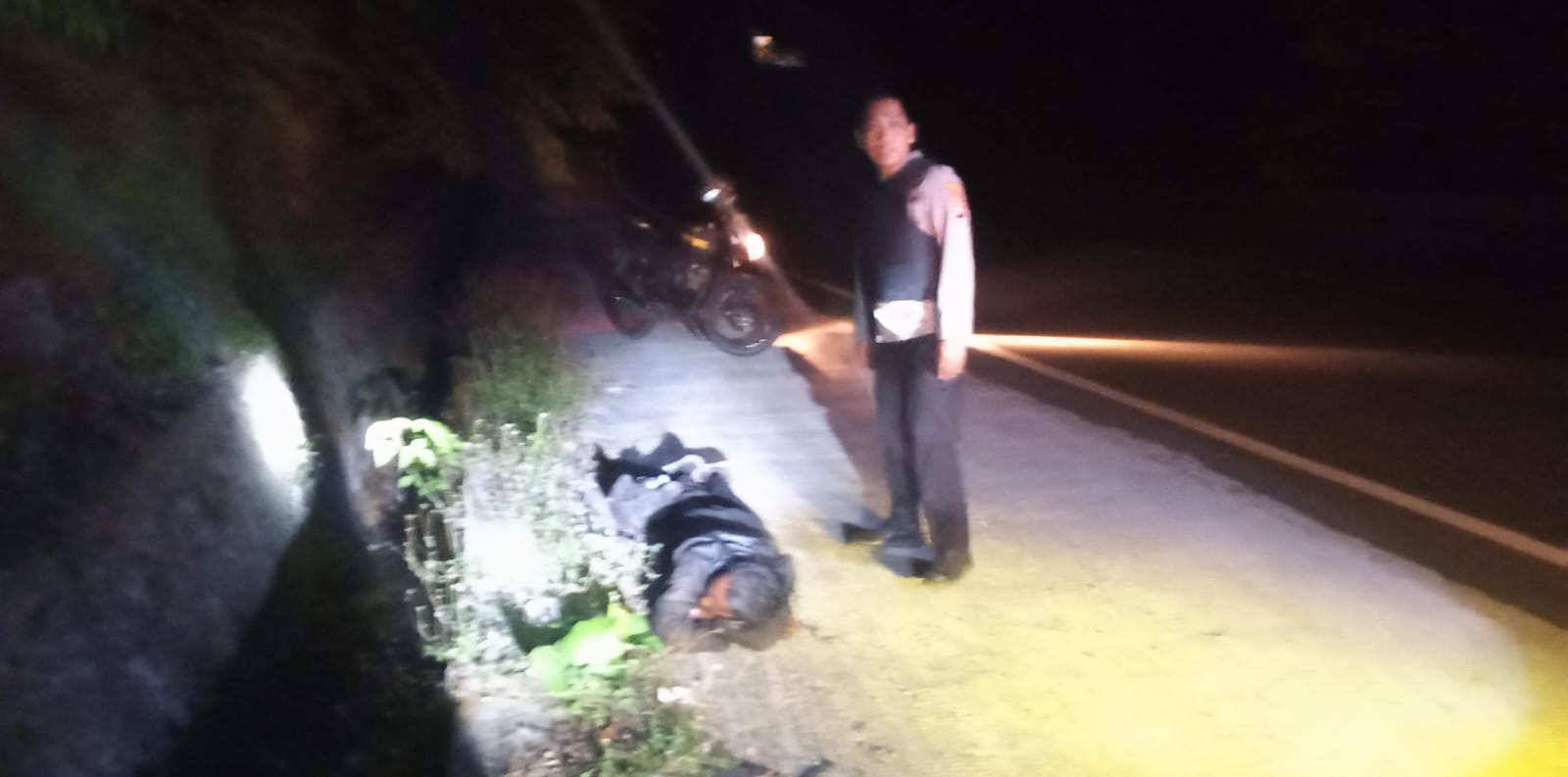 Polisi Hadir untuk Sesama, Polsek Tapalang Bantu Pria Terlantar Asal Jawa Timur